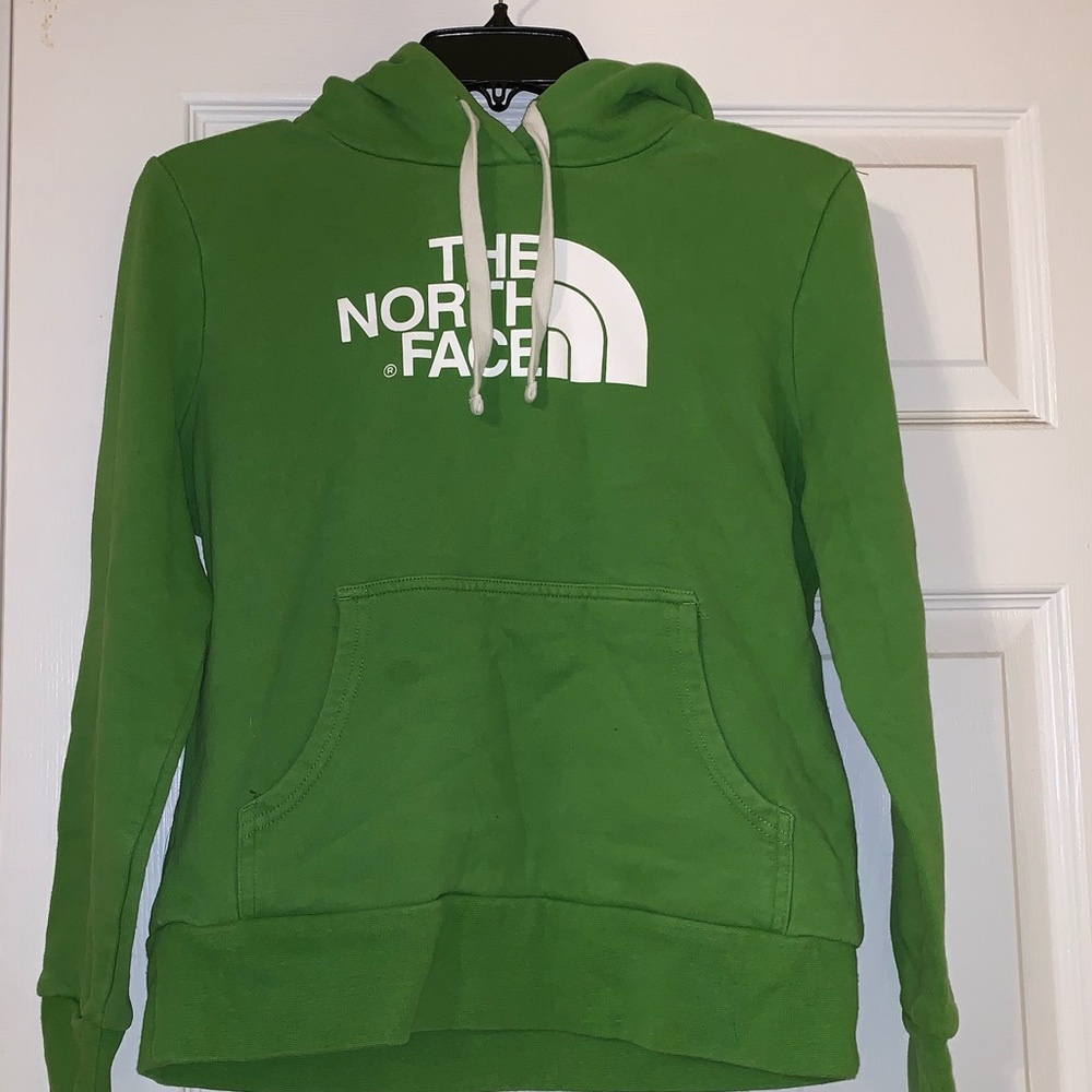 Never worn, green north face hoodie